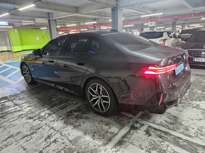 صورة 7 لـ 2025 BMW I5