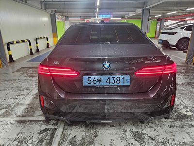 صورة 6 لـ 2025 BMW I5