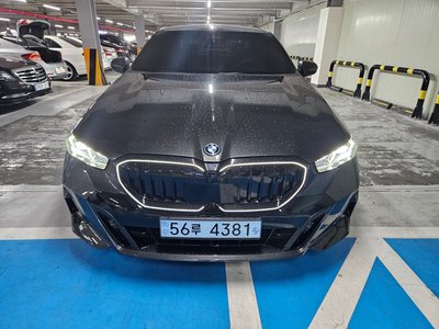 صورة 1 لـ 2025 BMW I5