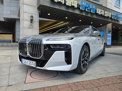 BMW 7 SERIES - 1