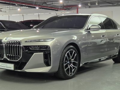 BMW 7 SERIES - 1