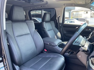 2022 Toyota ALPHARD — фото 8
