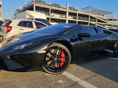 LAMBORGHINI HURACAN