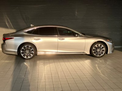 صورة 4 لـ 2021 Lexus LS