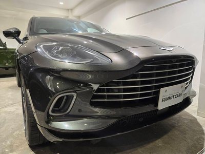 ASTON MARTIN DBX