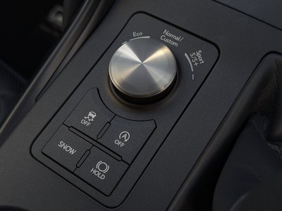 صورة مصغرة 28 لـ 2020 Lexus IS