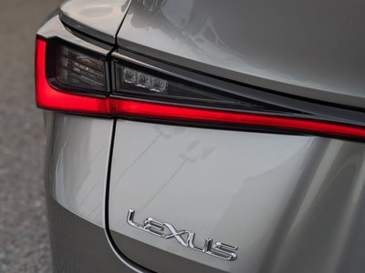 صورة مصغرة 34 لـ 2020 Lexus IS