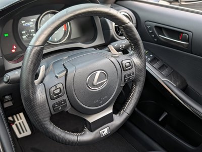 صورة مصغرة 17 لـ 2020 Lexus IS
