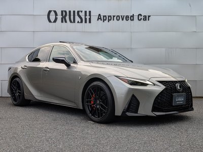 2020 Lexus IS 照片 1
