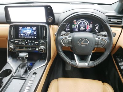 2023 Lexus LX — фото 7