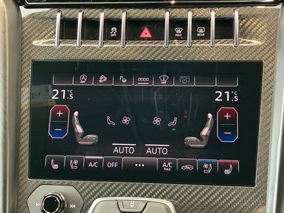 2025 Lamborghini URUS photo 7