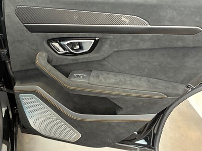 2025 Lamborghini URUS 缩略图 39
