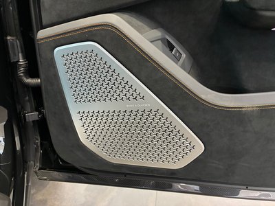 2025 Lamborghini URUS photo 5