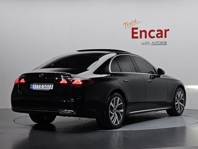 MERCEDES-BENZ E-CLASS - 4
