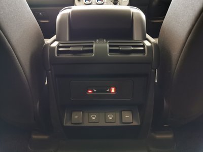 2022 LAND Rover DEFENDER — миниатюра 12