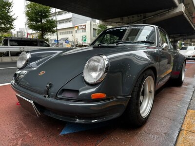 PORSCHE 911