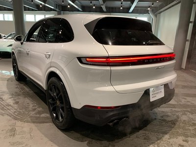 PORSCHE CAYENNE - 8