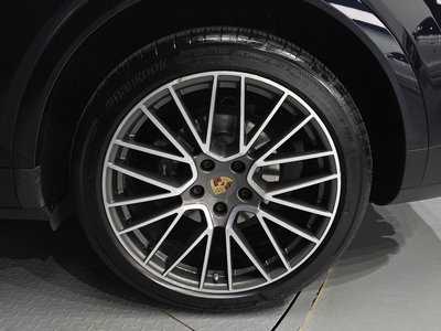 PORSCHE CAYENNE - 8