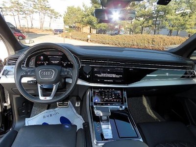 AUDI Q7 - 7