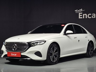 2025 Mercedes-BENZ E-CLASS photo 1
