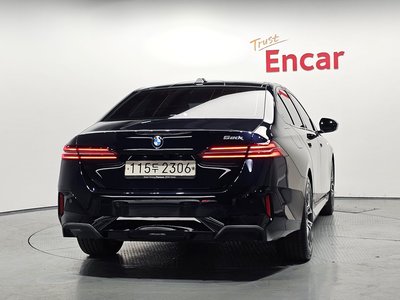 BMW 5 SERIES - 4