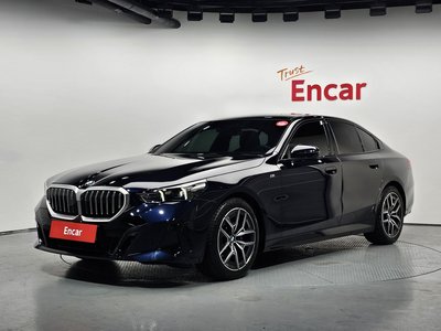 BMW 5 SERIES - 1