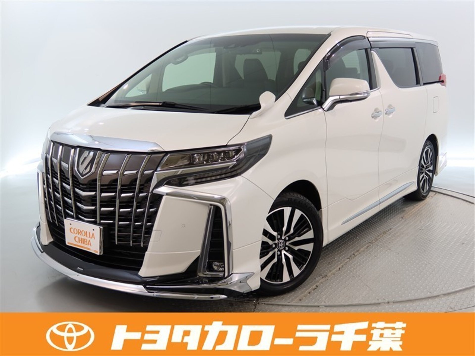 TOYOTA ALPHARD - View 1