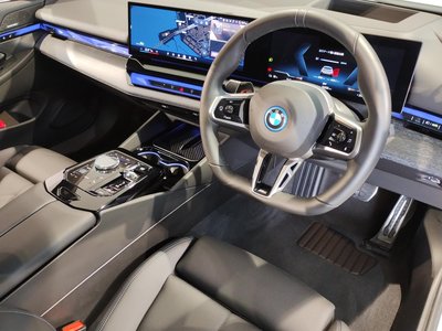 2025 BMW I5 TOURING thumbnail 13