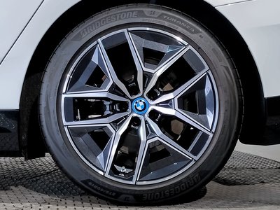 2025 BMW I5 TOURING thumbnail 33