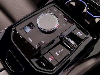 2025 BMW I5 TOURING thumbnail 18