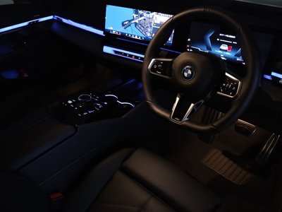 2025 BMW I5 TOURING thumbnail 24