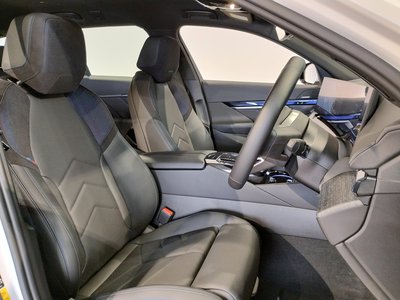 2025 BMW I5 TOURING thumbnail 42