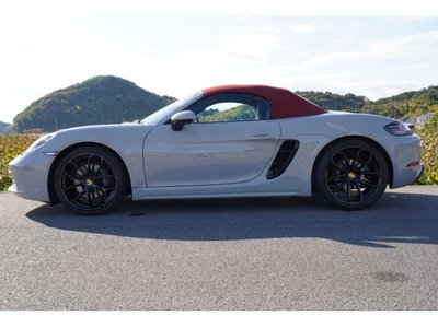 PORSCHE 718 BOXSTER - 8
