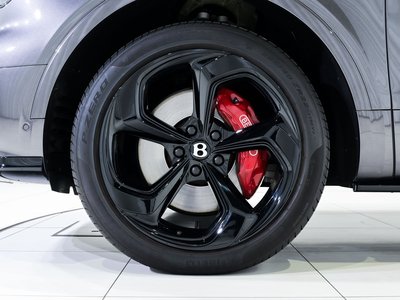 BENTLEY BENTAYGA - 6