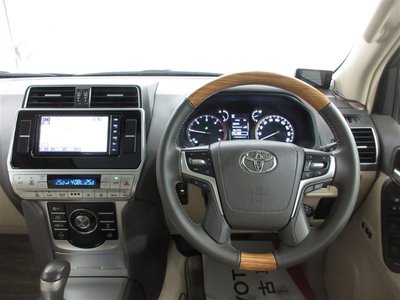 TOYOTA LAND CRUISER PRADO - 6