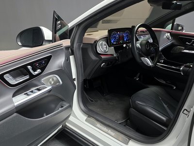 MERCEDES-BENZ EQE - 10