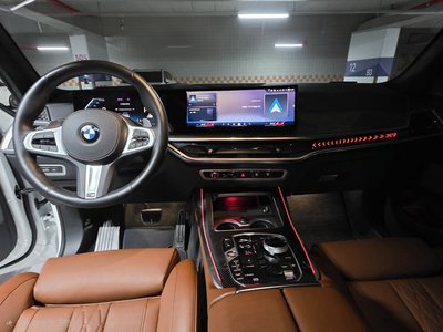 2025 BMW X7 照片 2