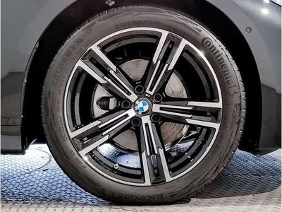 2025 BMW 3 SERIES photo 9