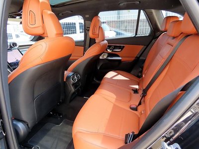 صورة 7 لـ 2025 Mercedes-BENZ GLC