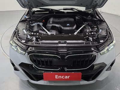 2026 BMW 5 SERIES photo 7