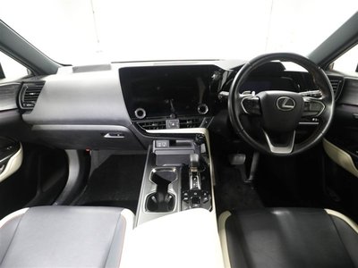 2022 Lexus NX — миниатюра 18