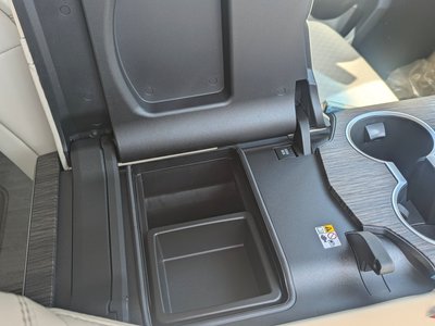 صورة مصغرة 12 لـ 2025 Toyota LAND CRUISER 300