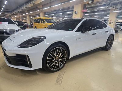 PORSCHE PANAMERA - 1