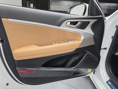 2023 Genesis THE NEW G70 — миниатюра 14