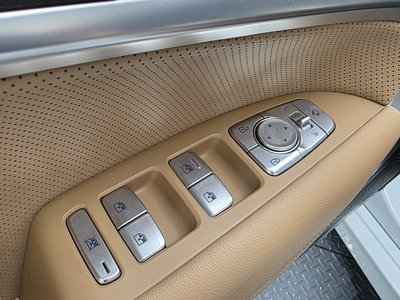 2023 Genesis THE NEW G70 — миниатюра 36