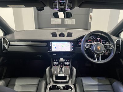 PORSCHE CAYENNE - 8