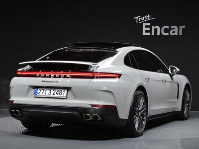 PORSCHE PANAMERA - 3