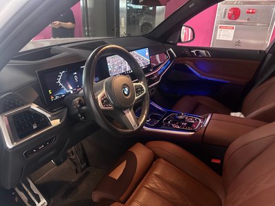 2023 BMW X7 photo 3