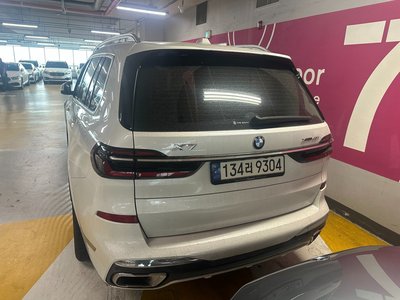 2023 BMW X7 photo 5