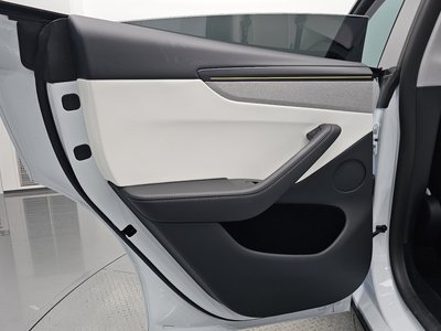 2025 Tesla MODEL Y thumbnail 15